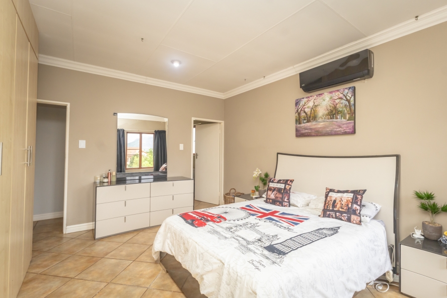 3 Bedroom Property for Sale in The Coves North West